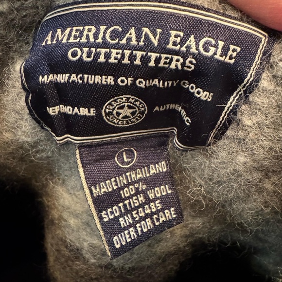 American eagle outfitters 100% Scottish wool sweater LARGE - Picture 3 of 4